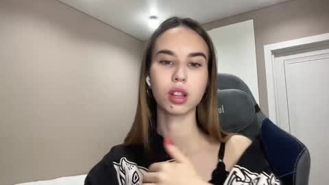 tryme_muse online show from November 2025 03:56:02 PM