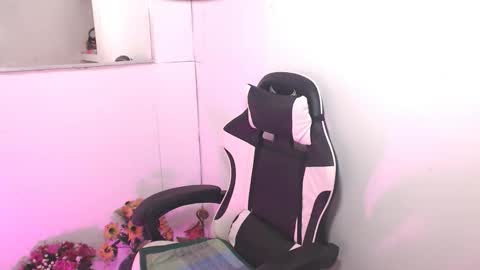 ts_lovelicious online show from November 2025 02:22:01 AM