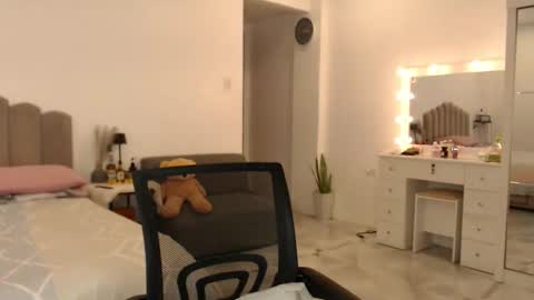  Love Marie  online show from May 2026 07:06:02 AM