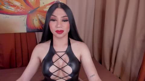 Queen Selena online show from March 2026 05:20:02 PM