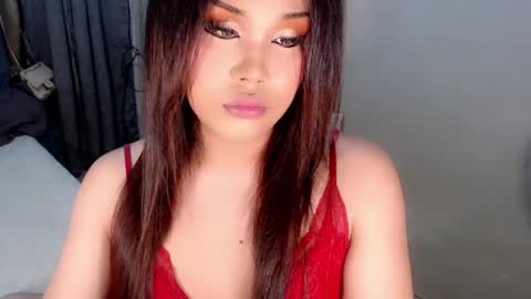 Snapshot of tsscarlett_xx chatting on April 2026 09:12:01 AM jayvie online show from April 2026 09:12:01 AM