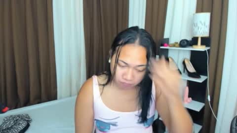 Karen Oquio online show from September 2025 10:27:01 AM