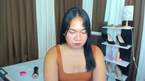 Karen Oquio online show from September 2025 02:13:01 AM