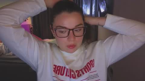 Ariana online show from November 2025 09:14:02 PM