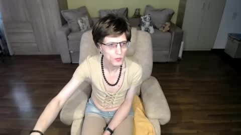 Clementine online show from April 2026 07:53:01 AM