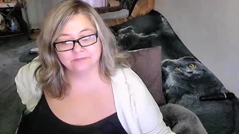 Lana online show from September 2025 10:04:02 AM