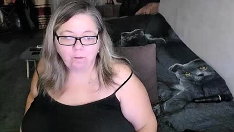 Lana online show from February 2026 11:45:01 PM