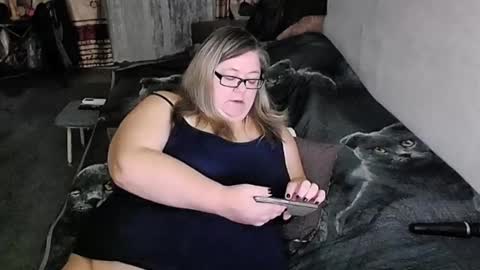 Lana online show from February 2026 12:01:01 AM