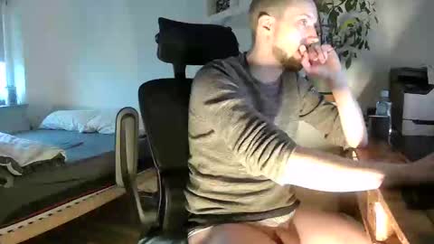 Snapshot of tw1ky9o chatting on January 2025 07:48:01 AM Tobi online show from January 2025 07:48:01 AM