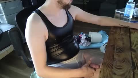 Snapshot of tw1ky9o chatting on October 2025 08:22:02 AM Tobi online show from October 2025 08:22:02 AM