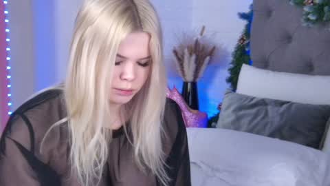 Snapshot of tweety_pie_ chatting on January 2025 01:06:01 AM Hallie online show from January 2025 01:06:01 AM