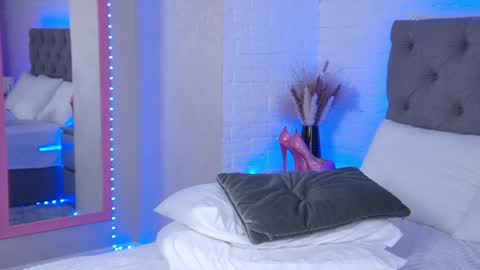 Snapshot of tweety_pie_ chatting on January 2025 01:27:01 AM Hallie online show from January 2025 01:27:01 AM