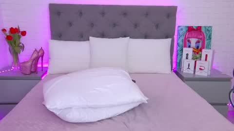 Snapshot of tweety_pie_ chatting on March 2025 04:34:02 AM Hallie online show from March 2025 04:34:02 AM