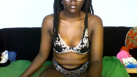 Snapshot of twerking_cheek_1 chatting on December 2024 04:46:02 PM Alma online show from December 2024 04:46:02 PM