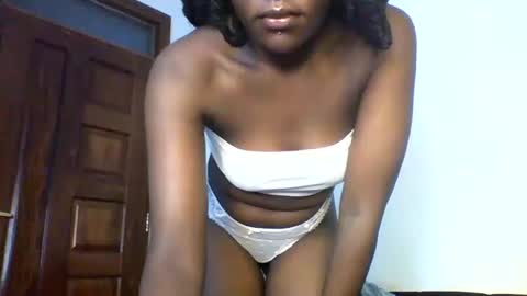 Snapshot of twerking_cheek_1 chatting on January 2025 03:27:02 AM Alma online show from January 2025 03:27:02 AM