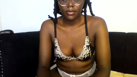 Snapshot of twerking_cheek_1 chatting on February 2025 01:08:02 PM Alma online show from February 2025 01:08:02 PM