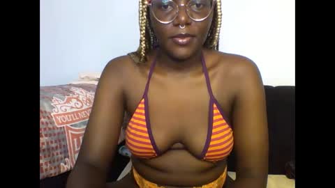 Snapshot of twerking_cheek_1 chatting on February 2025 07:19:02 PM Alma online show from February 2025 07:19:02 PM