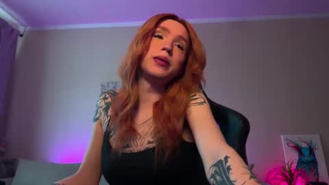 Snapshot of twiinkie_pie chatting on June 2026 08:23:01 AM Maria 3 online show from June 2026 08:23:01 AM