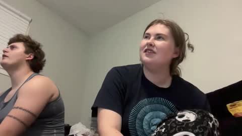 Snapshot of twinfl4m3ss chatting on December 2025 05:46:01 AM twinfl4m3ss online show from December 2025 05:46:01 AM