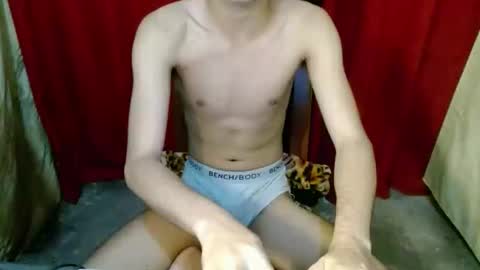 twink_cristian27 online show from November 2025 05:34:02 PM