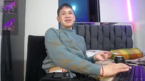 Snapshot of twink_daren chatting on February 2025 06:01:02 PM Mr Daren online show from February 2025 06:01:02 PM