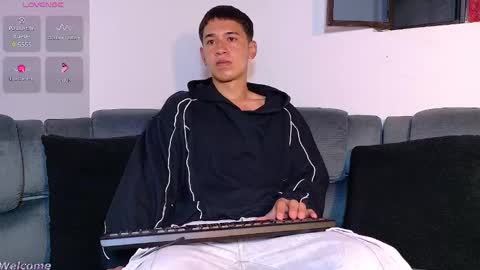 Snapshot of twink_daren chatting on February 2026 06:04:02 PM Mr Daren online show from February 2026 06:04:02 PM