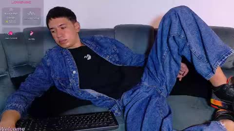 Snapshot of twink_daren chatting on February 2026 06:14:01 PM Mr Daren online show from February 2026 06:14:01 PM