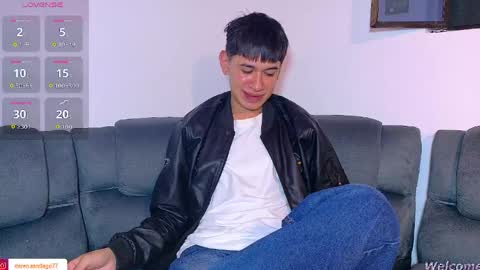 Snapshot of twink_daren chatting on April 2026 07:05:02 PM Mr Daren online show from April 2026 07:05:02 PM