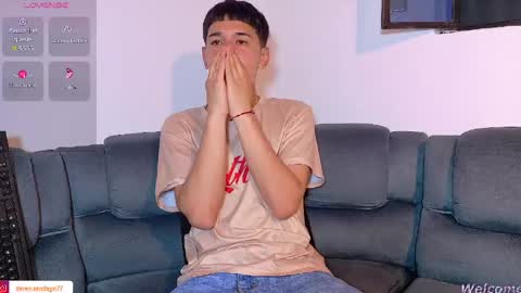 Snapshot of twink_daren chatting on May 2026 06:27:01 PM Mr Daren online show from May 2026 06:27:01 PM