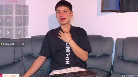 Snapshot of twink_daren chatting on May 2026 06:47:02 PM Mr Daren online show from May 2026 06:47:02 PM