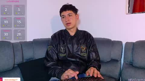 Snapshot of twink_daren chatting on May 2026 06:17:02 PM Mr Daren online show from May 2026 06:17:02 PM