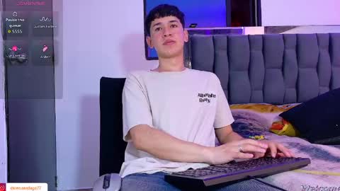 Snapshot of twink_daren chatting on June 2026 07:07:01 PM Mr Daren online show from June 2026 07:07:01 PM
