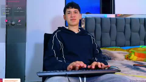 Snapshot of twink_daren chatting on July 2026 02:20:02 AM Mr Daren online show from July 2026 02:20:02 AM