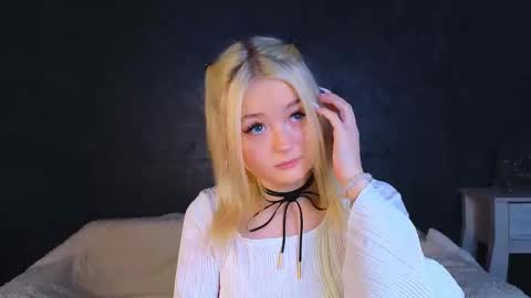 Snapshot of twinklefluff chatting on March 2025 05:07:01 AM twinklefluff online show from March 2025 05:07:01 AM