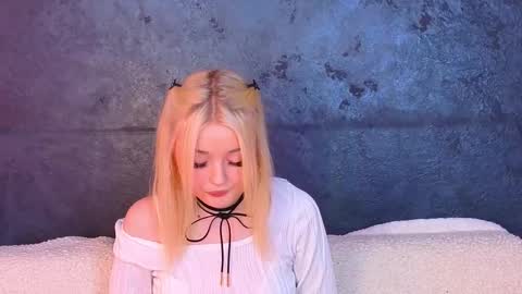 Snapshot of twinklefluff chatting on March 2025 08:11:01 AM twinklefluff online show from March 2025 08:11:01 AM