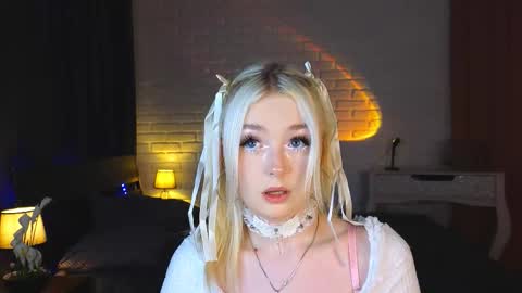 Snapshot of twinklefluff chatting on September 2025 02:06:01 PM twinklefluff online show from September 2025 02:06:01 PM