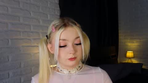 Snapshot of twinklefluff chatting on October 2025 03:52:01 PM twinklefluff online show from October 2025 03:52:01 PM