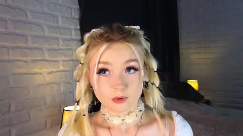 Snapshot of twinklefluff chatting on October 2025 04:06:02 PM twinklefluff online show from October 2025 04:06:02 PM