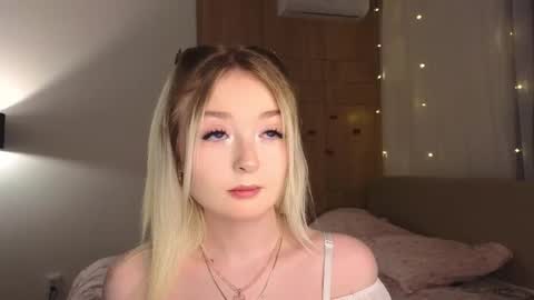 twinklefluff online show from February 2026 04:40:01 PM