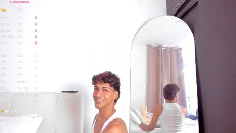 Snapshot of twinksboys_23 chatting on July 2026 01:04:02 PM twinksboys_23 online show from July 2026 01:04:02 PM