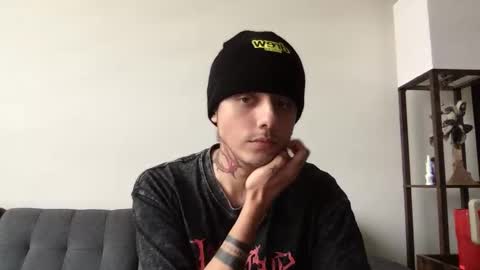 Snapshot of twinksguys360 chatting on September 2025 05:34:02 PM Derrick online show from September 2025 05:34:02 PM