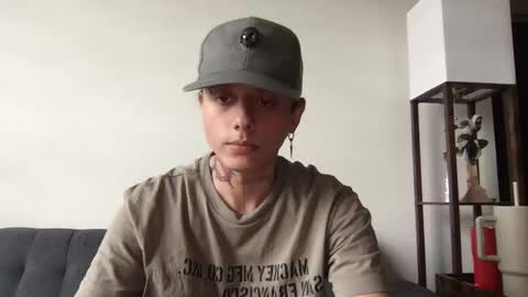 Snapshot of twinksguys360 chatting on September 2025 05:14:02 PM Derrick online show from September 2025 05:14:02 PM