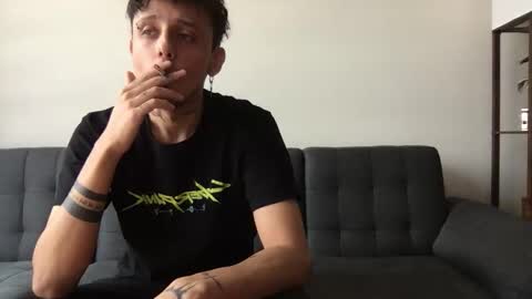 Snapshot of twinksguys360 chatting on October 2025 05:14:02 PM Derrick online show from October 2025 05:14:02 PM