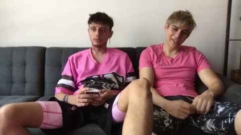 Snapshot of twinksguys360 chatting on October 2025 04:53:02 PM Derrick online show from October 2025 04:53:02 PM