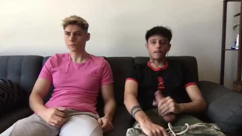 Snapshot of twinksguys360 chatting on November 2025 06:20:01 PM Derrick online show from November 2025 06:20:01 PM