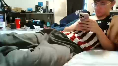 shytwink online show from October 2025 03:01:02 PM