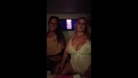 Snapshot of twocrazy85 chatting on December 2024 07:35:01 AM Twocrazy85 online show from December 2024 07:35:01 AM