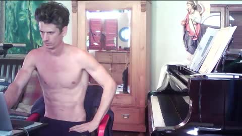 Snapshot of twoforallprivate chatting on October 2025 01:45:01 PM TobeBritta online show from October 2025 01:45:01 PM