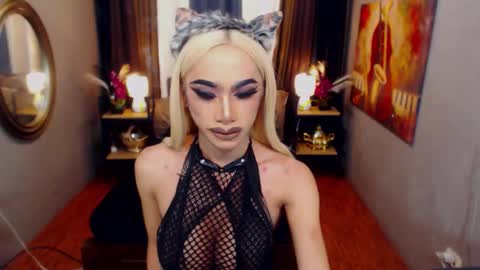 Snapshot of twofuckablestrans chatting on November 2025 03:16:01 AM KiaraKeana online show from November 2025 03:16:01 AM