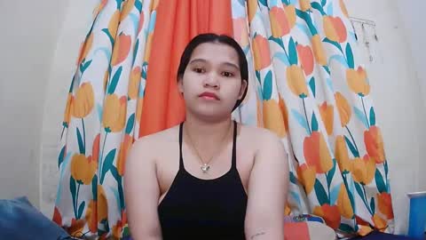 Snapshot of twowetcuties chatting on February 2025 11:25:02 PM Lyn and lea online show from February 2025 11:25:02 PM